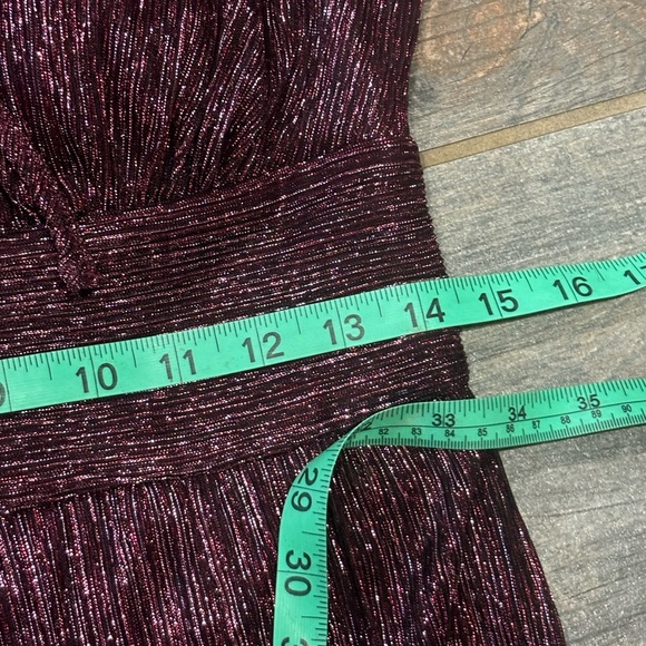 NWT- R&M Richards Maroon Full Length Evening Gown with Slit - Size 6 - Picture 14 of 16